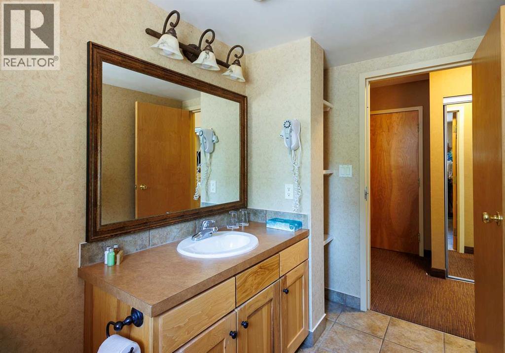 401 4 Street Property Photo 20