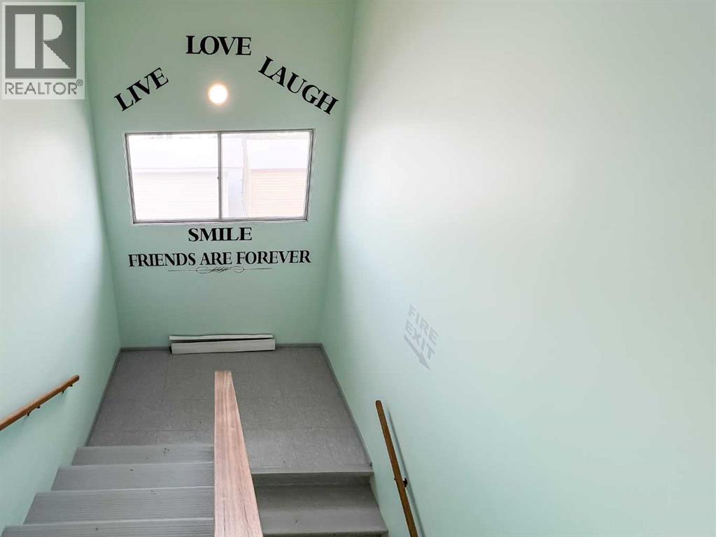 302 1 Street Southeast Property Photo 5