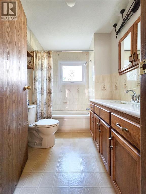 112 43 Avenue W Property Photo 12
