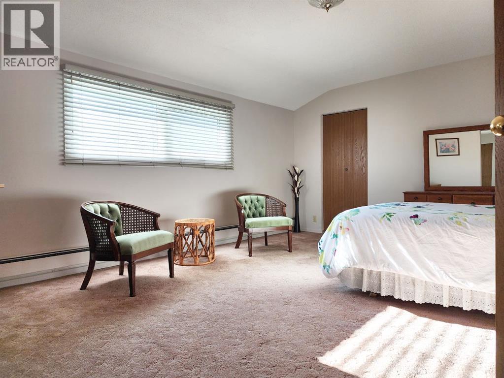 112 43 Avenue W Property Photo 16