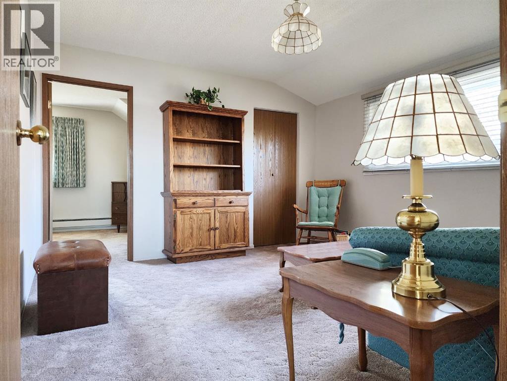 112 43 Avenue W Property Photo 19