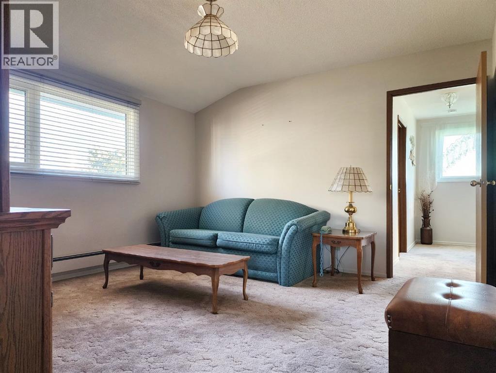 112 43 Avenue W Property Photo 20