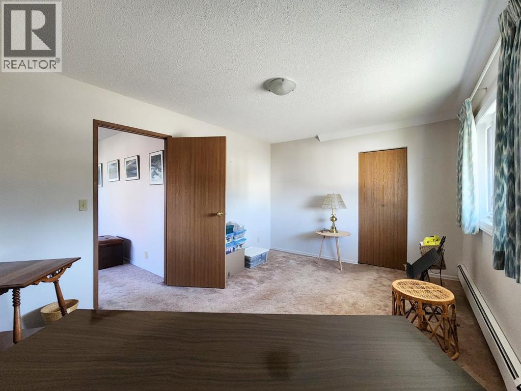 112 43 Avenue W Property Photo 22