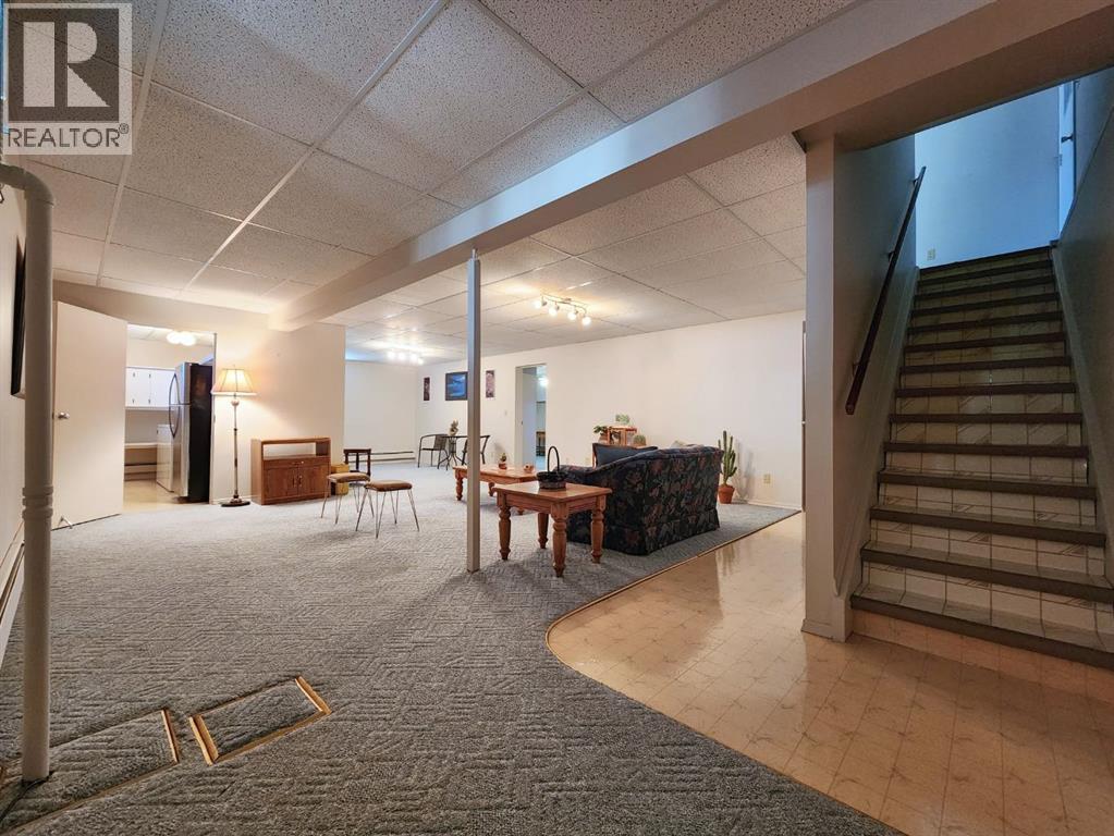 112 43 Avenue W Property Photo 23