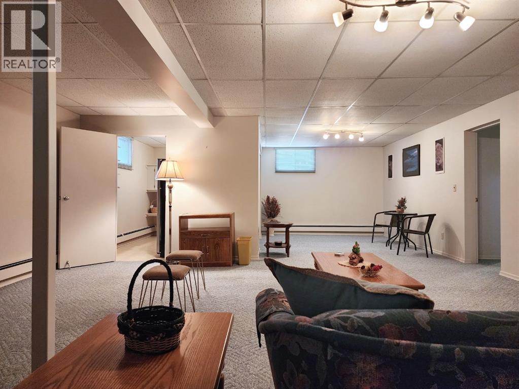 112 43 Avenue W Property Photo 24