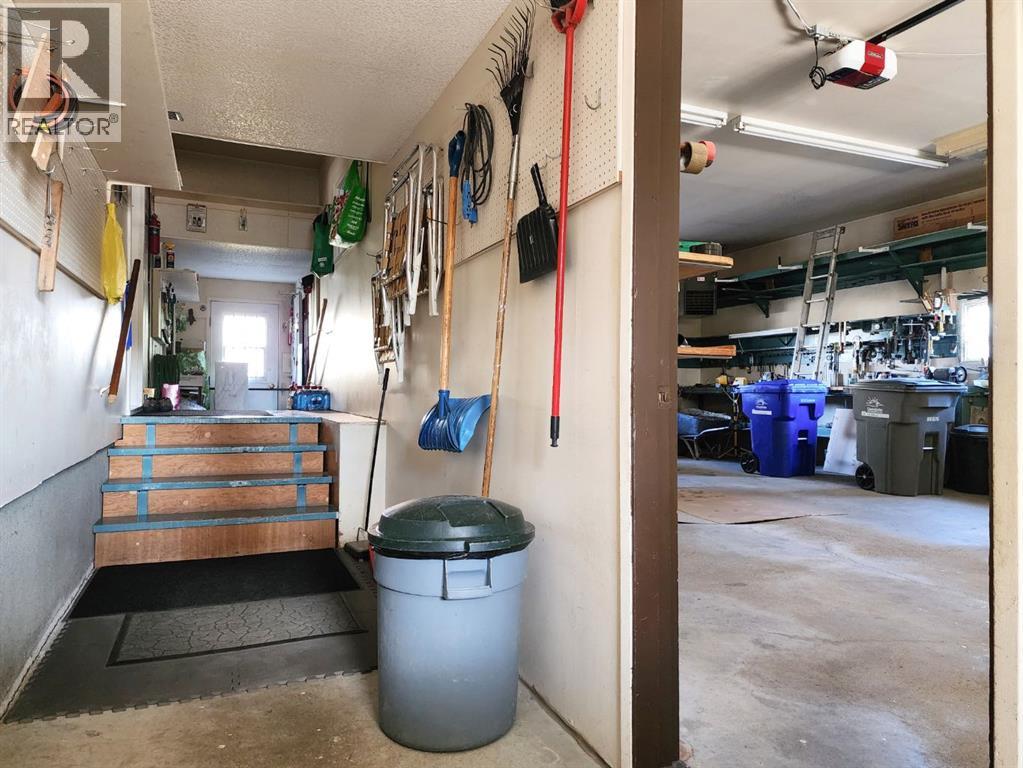 112 43 Avenue W Property Photo 35