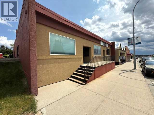 515 50 Street Property Photo 3