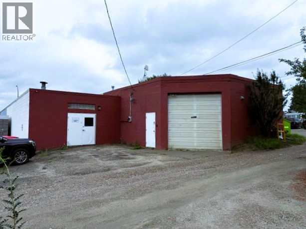 515 50 Street Property Photo 5