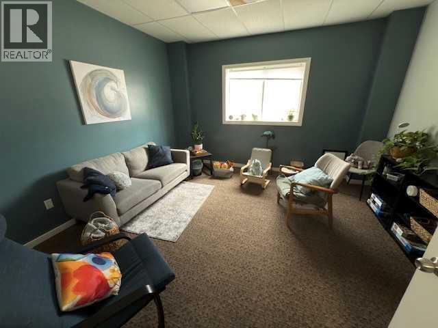 515 50 Street Property Photo 16