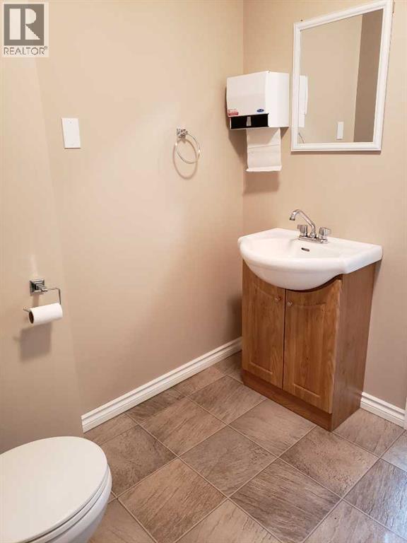 515 50 Street Property Photo 17