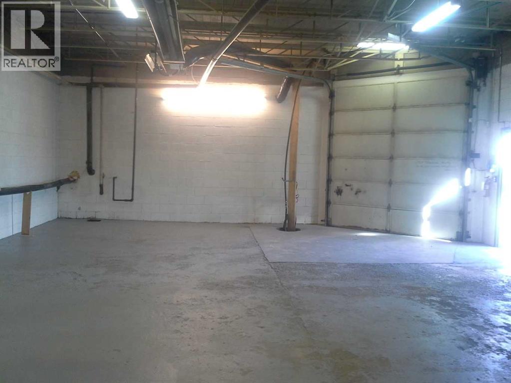 515 50 Street Property Photo 19