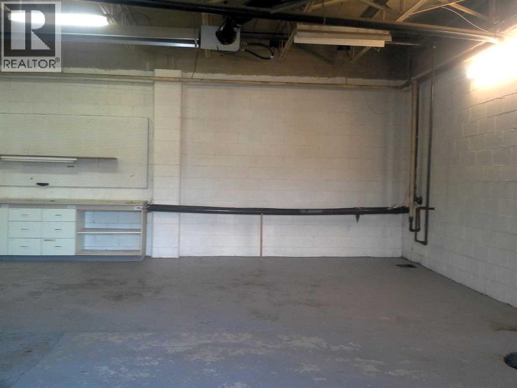 515 50 Street Property Photo 22