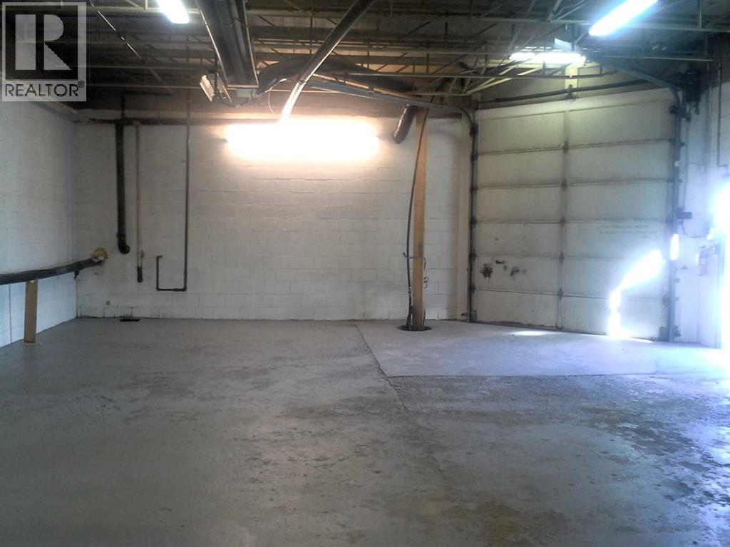 515 50 Street Property Photo 25