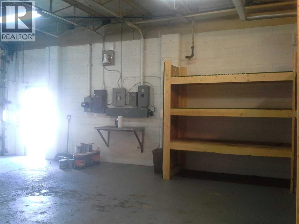 515 50 Street Property Photo 26