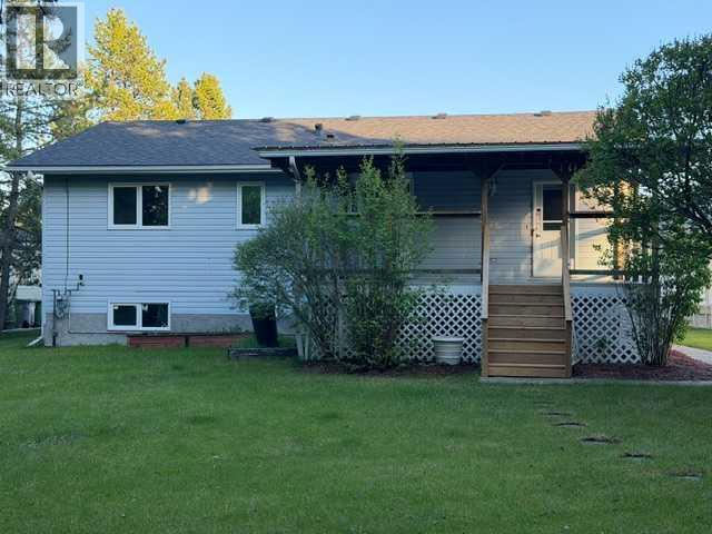 5226 18 Avenue Property Photo 2
