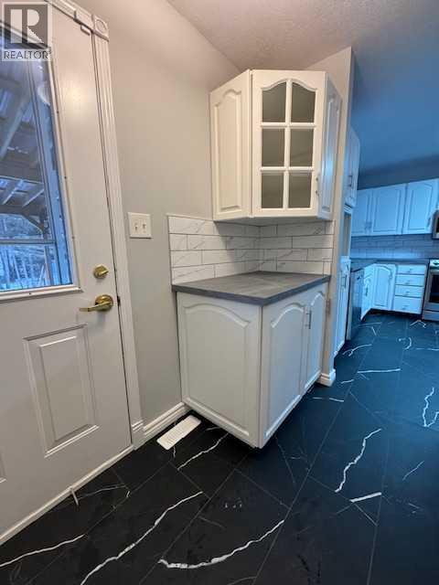 5226 18 Avenue Property Photo 7