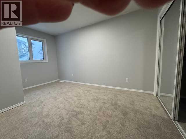 5226 18 Avenue Property Photo 14