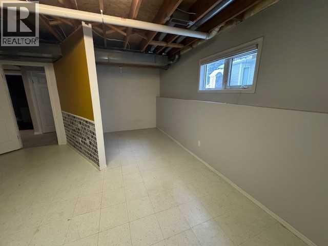 5226 18 Avenue Property Photo 23