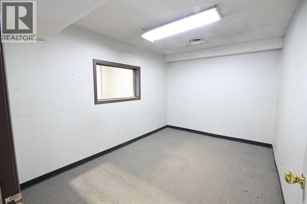 7419 50 Avenue Property Photo 10