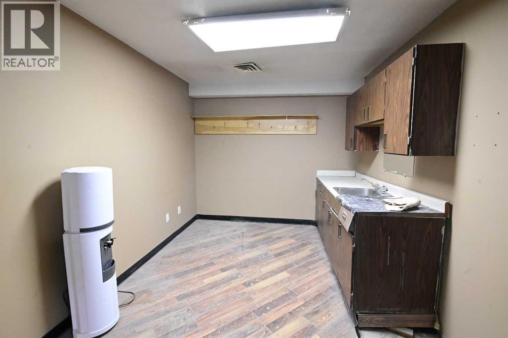 7419 50 Avenue Property Photo 11