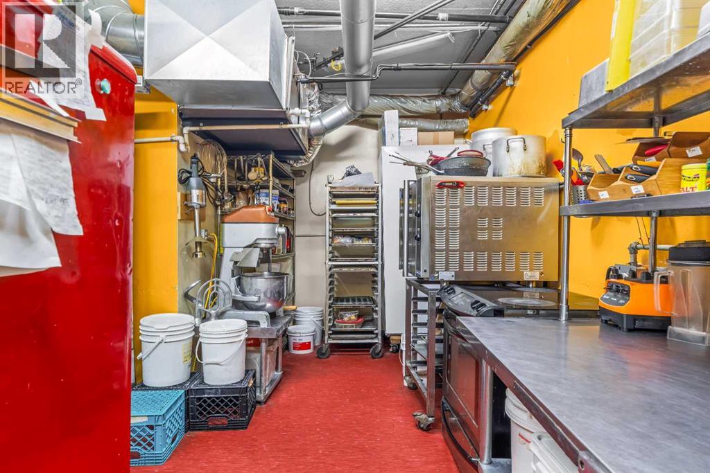 718 10th Street Property Photo 11