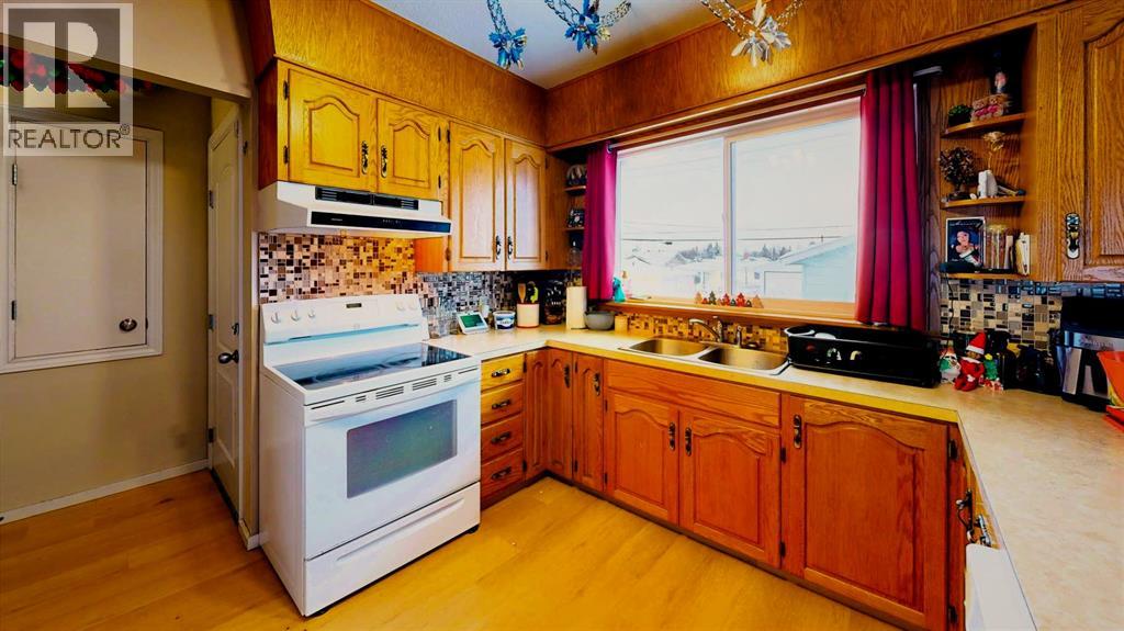 101 Avenue Property Photo 4