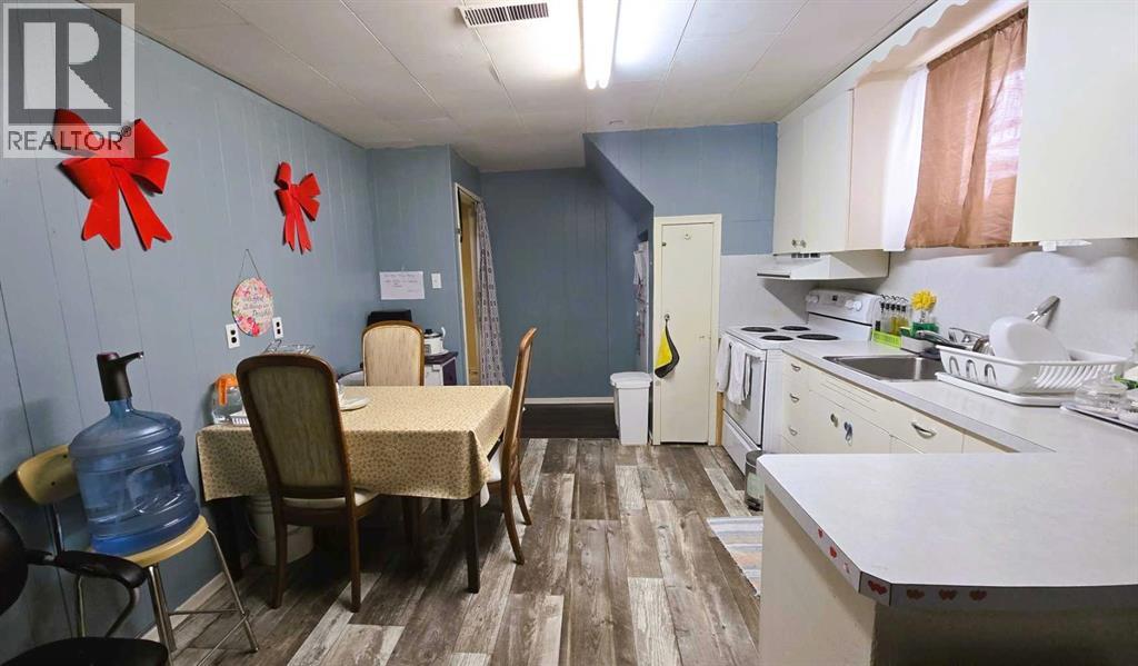 101 Avenue Property Photo 9