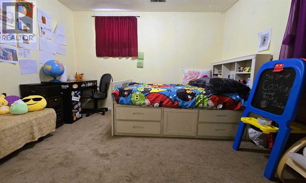 101 Avenue Property Photo 18