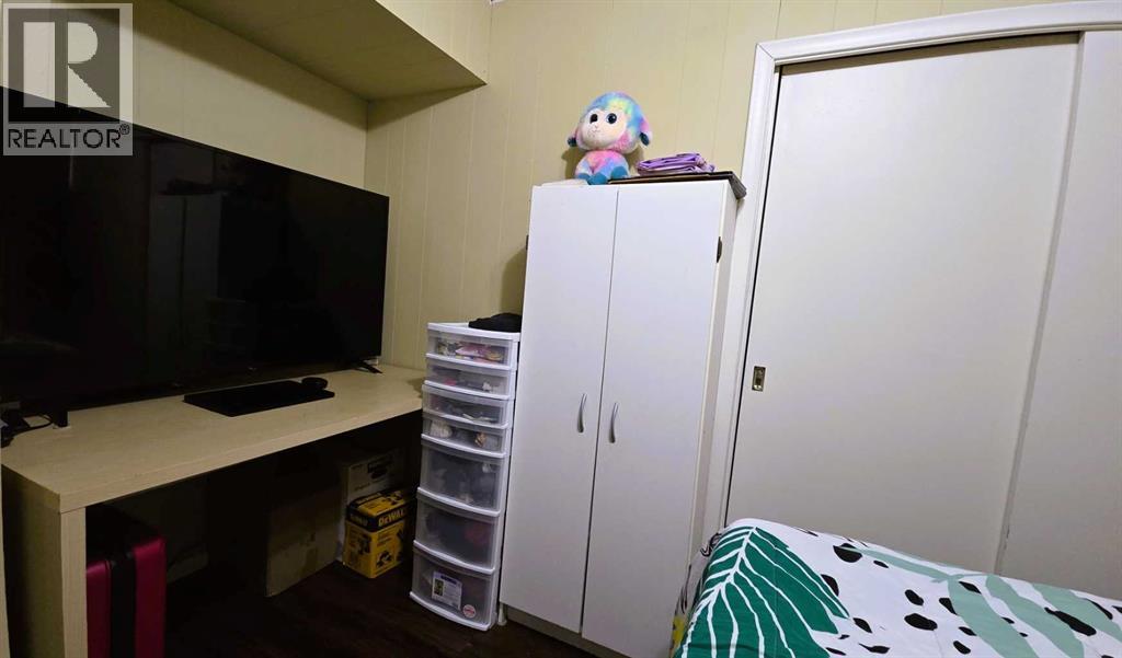 101 Avenue Property Photo 22