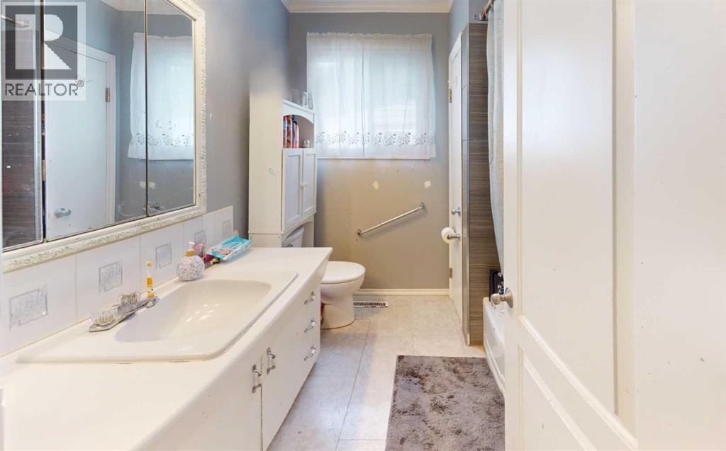 101 Avenue Property Photo 23