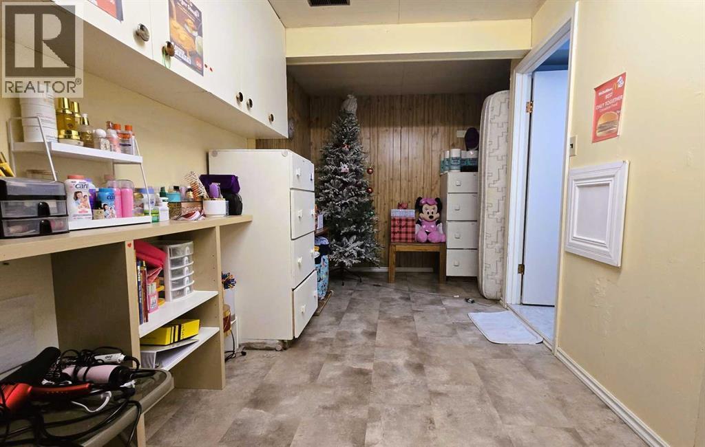 101 Avenue Property Photo 27