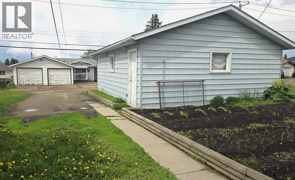 101 Avenue Property Photo 39