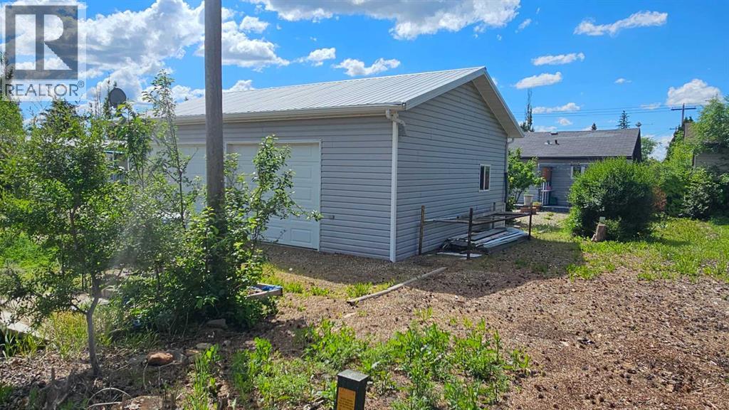 5112 52 Avenue Property Photo 6