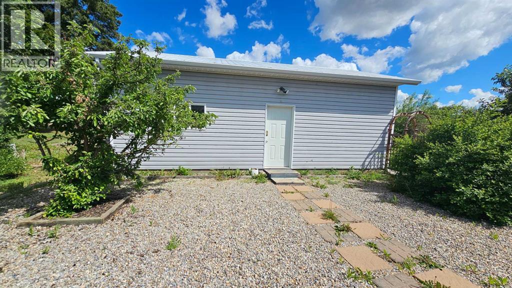 5112 52 Avenue Property Photo 7
