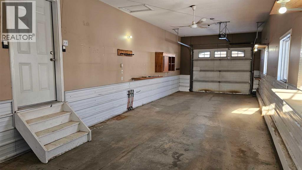 5112 52 Avenue Property Photo 10
