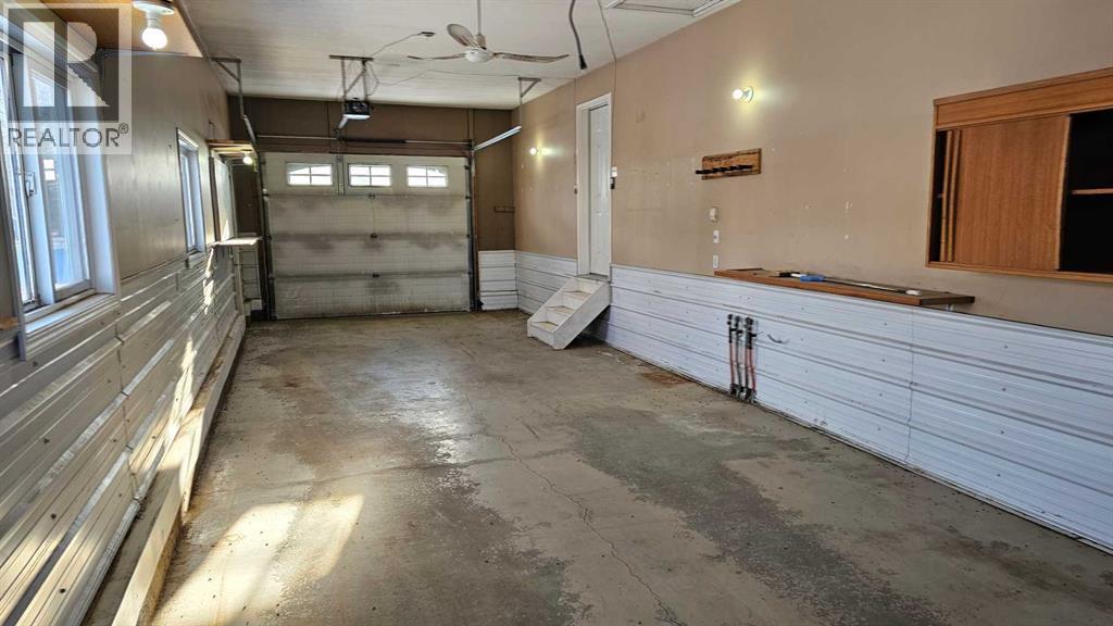5112 52 Avenue Property Photo 11