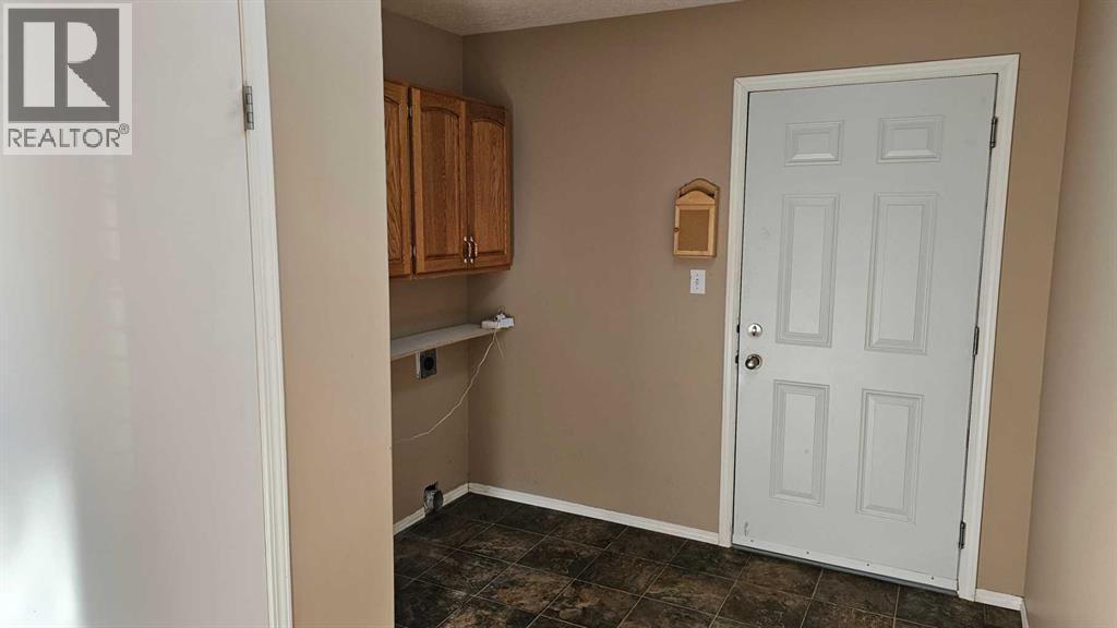 5112 52 Avenue Property Photo 13