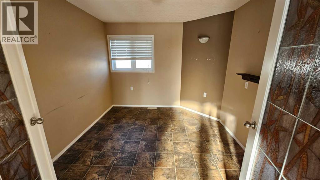 5112 52 Avenue Property Photo 16