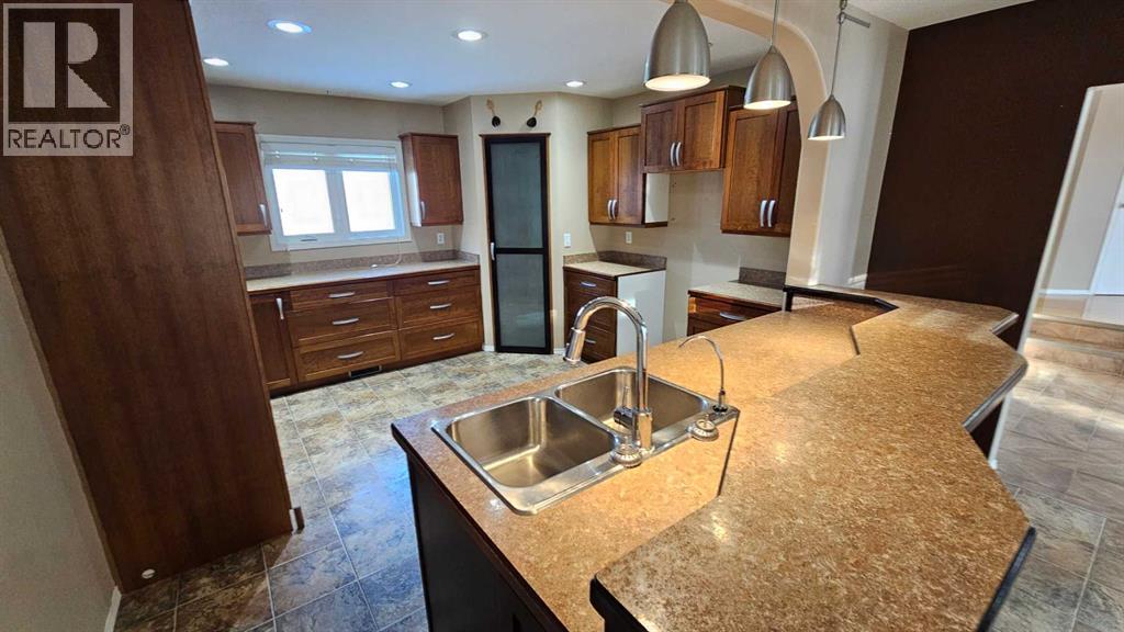 5112 52 Avenue Property Photo 19
