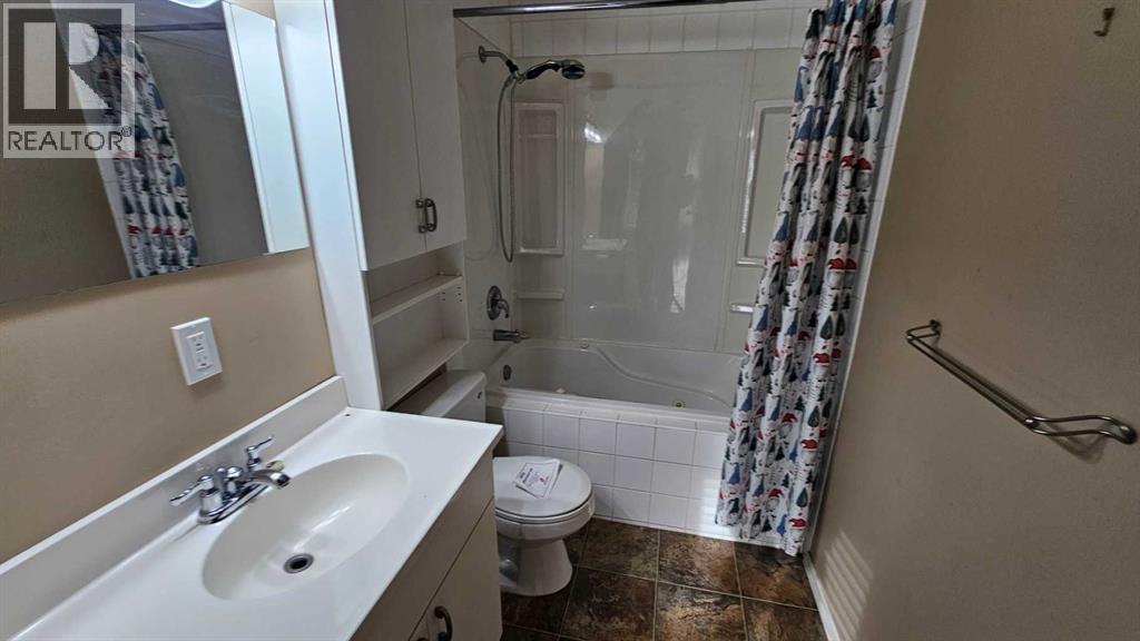 5112 52 Avenue Property Photo 21