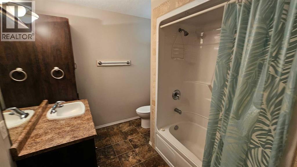 5112 52 Avenue Property Photo 27