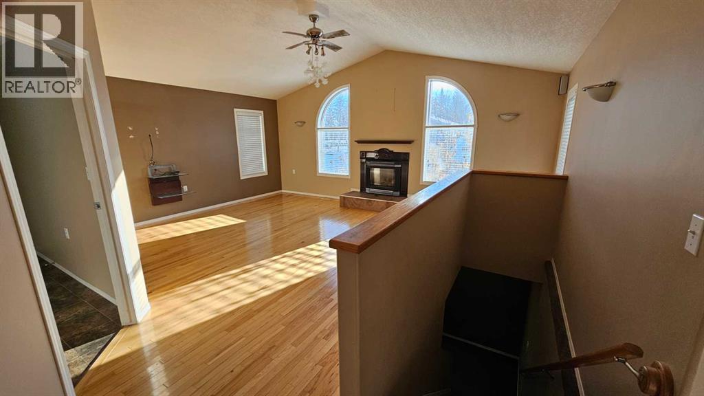 5112 52 Avenue Property Photo 28