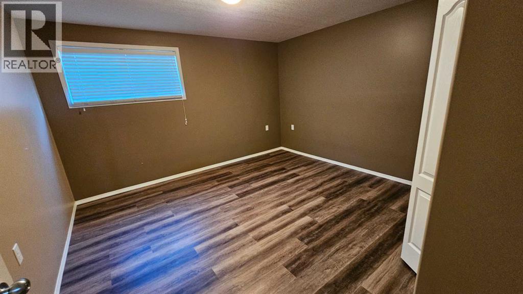 5112 52 Avenue Property Photo 34