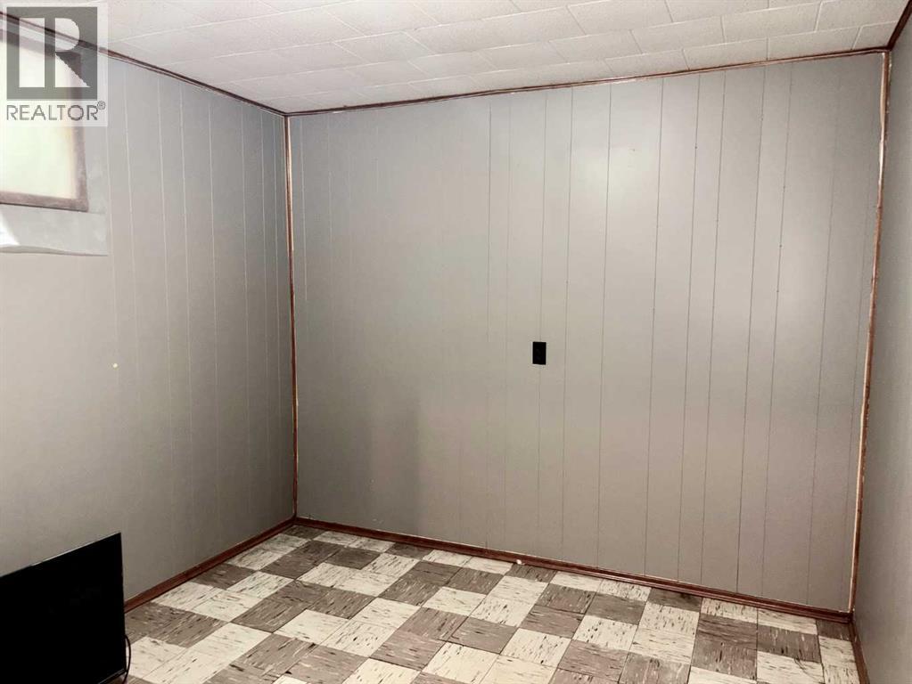 5019 51 Street Property Photo 13