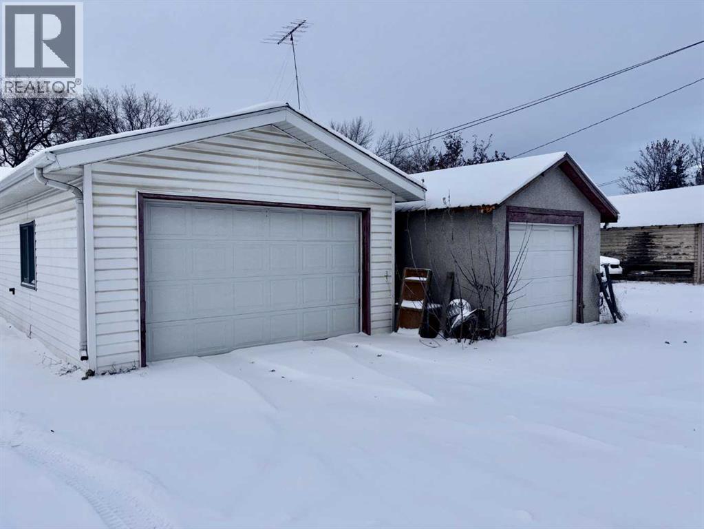 5019 51 Street Property Photo 20