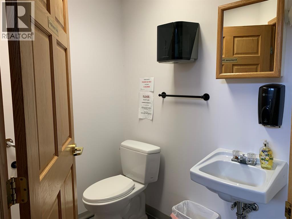 105 6 Avenue Southeast Property Photo 6