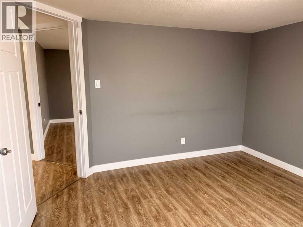 5311 64 Avenue Property Photo 23