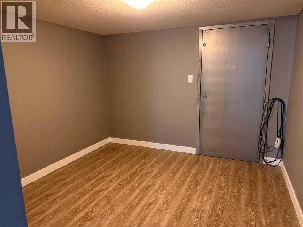 5311 64 Avenue Property Photo 25