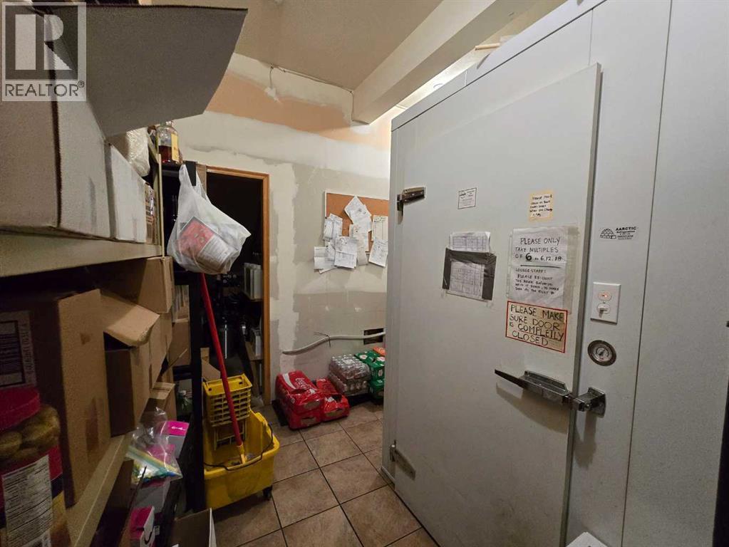 123 4 Street S Property Photo 11