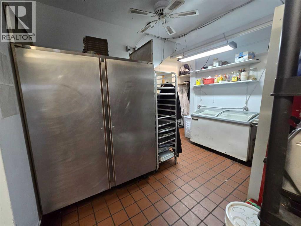 123 4 Street S Property Photo 21